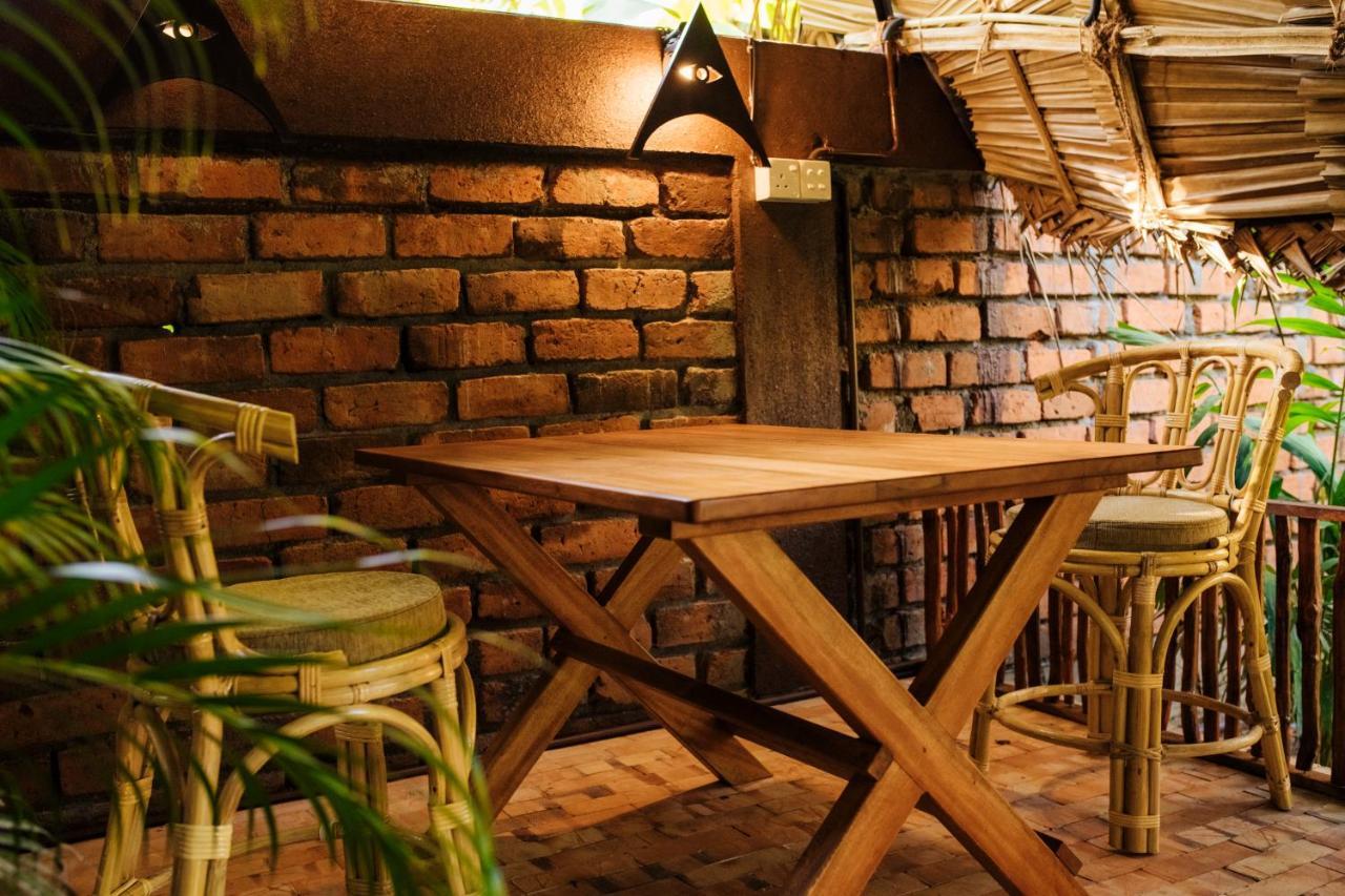 Igabara Hobbit House Hotel Tangalle Exterior photo